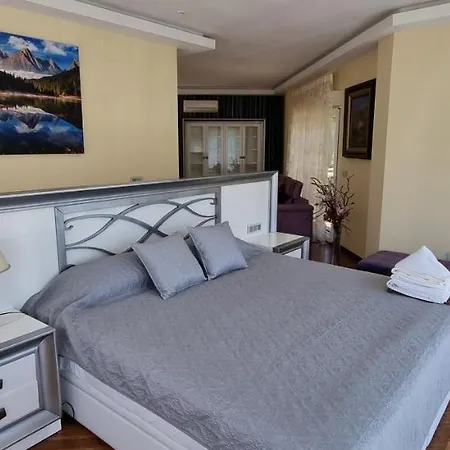 Reina * Altea
