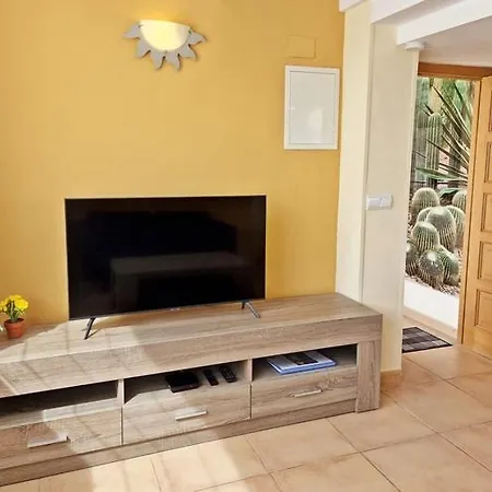 Apartment Aan De Jachthaven, Vakantieappartementen Met Frontaal Zeezicht *