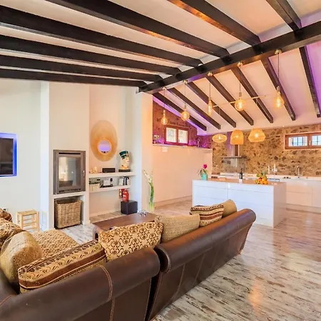 Mimar L Villa