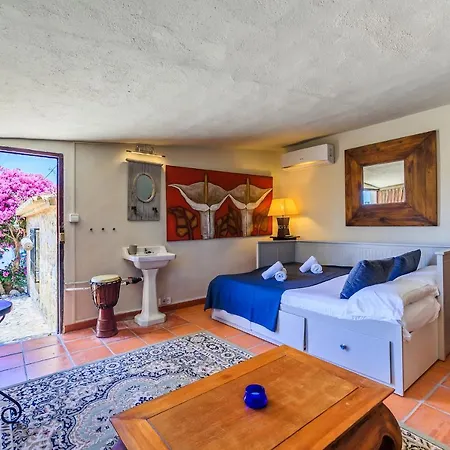 Mimar L Villa