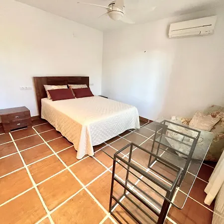 De Estilo Espanol Con Jardin Y Piscina Altea