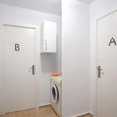 Smartnest 2 Bedroom In Centrally Located Near Beach Apartment