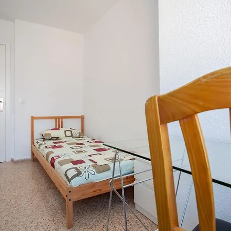 Apartment Smartnest 2 Bedroom In Centrally Located Near Beach *