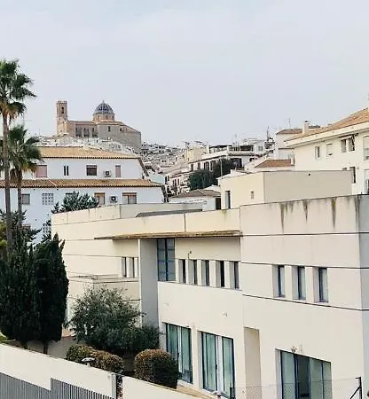 Apartment Smartnest 2 Bedroom In Centrally Located Near Beach