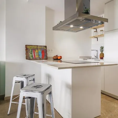 Gorgeous In With Kitchen Apartment *