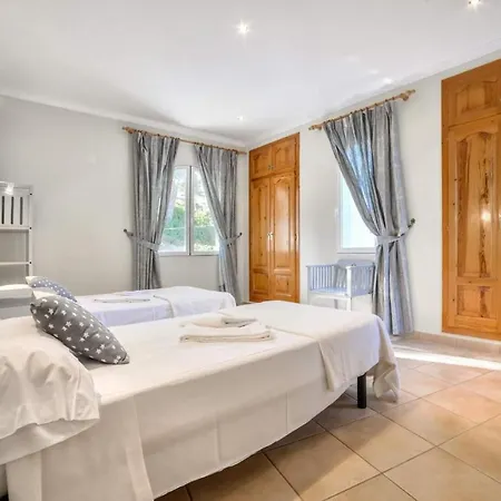 Villa Angela - *
