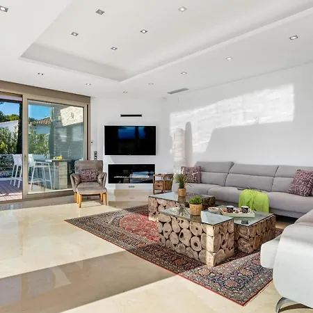 Villa Campomanes - Plusholidays Altea