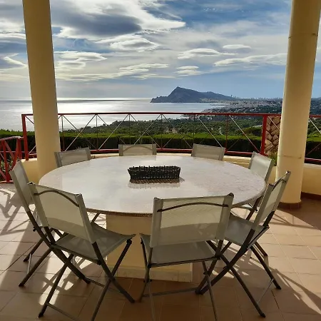 Spacious In Hills *