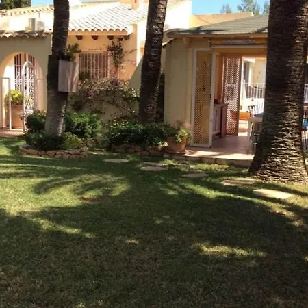 Holiday home Vakantie In *