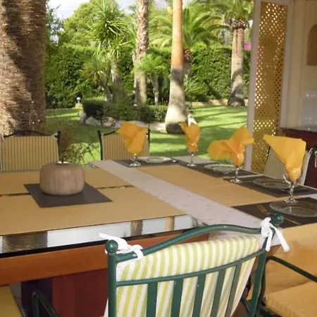 Holiday home Vakantie In