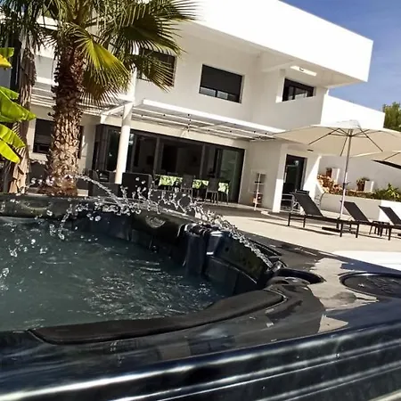 Bella Galera Holiday home