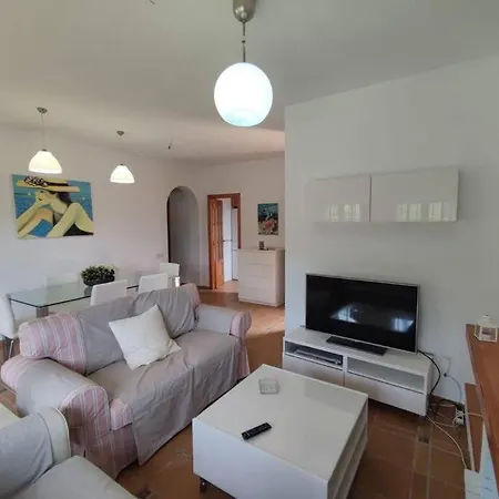 Alt.hills Priv-garden & Big Pool Apartment *