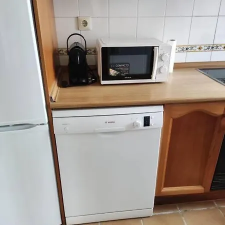 Alt.hills Priv-garden & Big Pool Apartment
