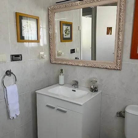 Homestay Habitacion Cerca De Todo En Casa De Emilia