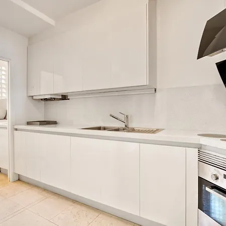 Gadea 10-1-4 Apartment