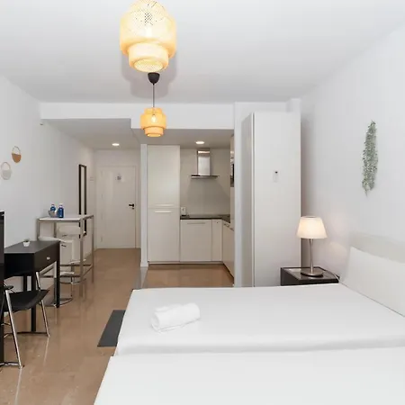 With Balcony At Mascarat - Pool Apartment *