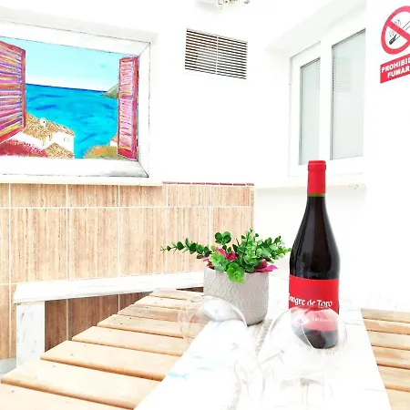 Bonito Estudio Con Patio Interior En * Altea