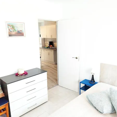 Bonito Estudio Con Patio Interior En