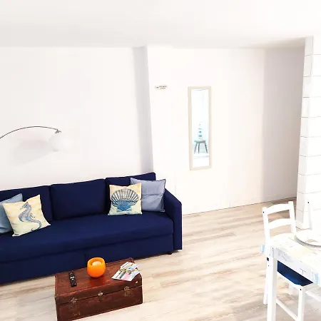 Bonito Estudio Con Patio Interior En Apartment