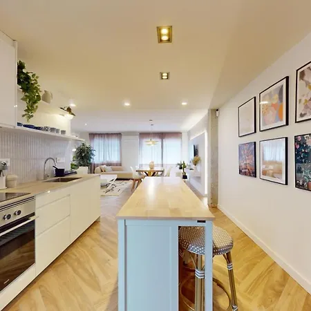 Stylish In With Ac And Balcony *