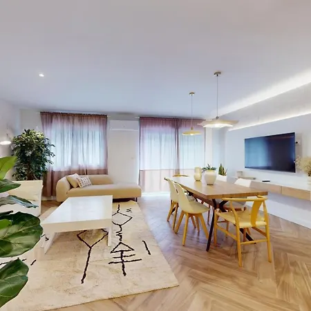 Stylish In With Ac And Balcony *