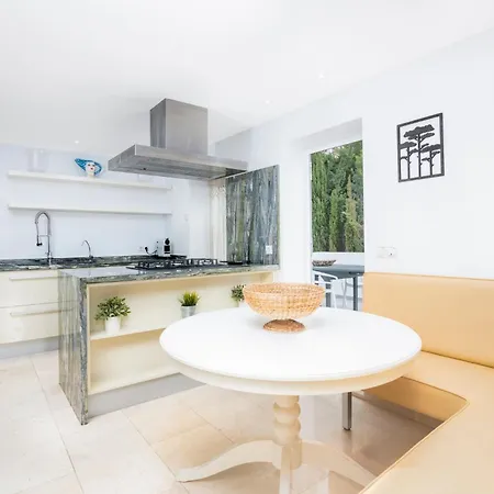 La Corniche Piscine, Parking & Wi-fi Villa