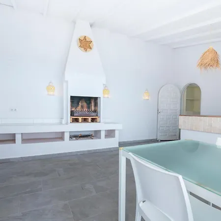 La Corniche Piscine, Parking & Wi-fi Villa