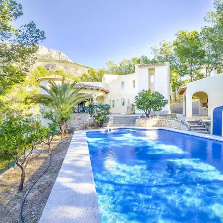 Villa Angela - *