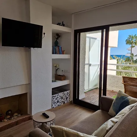 Azul - Estudio Con Vistas Al Mar, Piscina Y Acceso Directo A La Playa By Redi