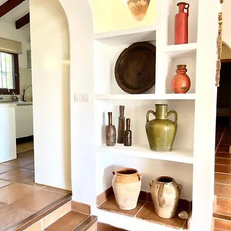 Villa De Estilo Espanol Con Jardin Y Piscina Altea