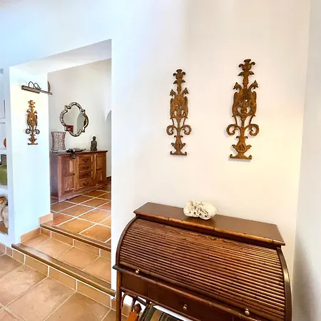 De Estilo Espanol Con Jardin Y Piscina Altea
