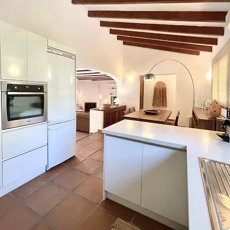 De Estilo Espanol Con Jardin Y Piscina Altea