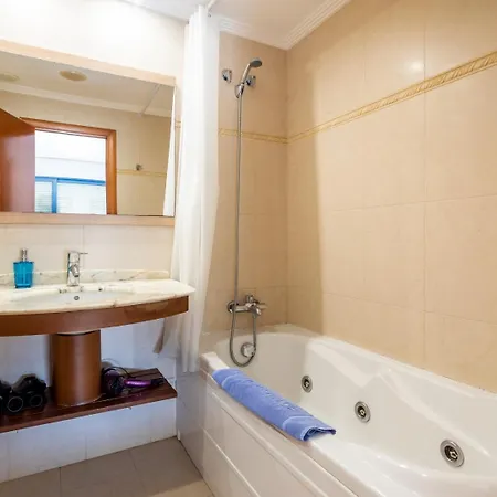 Apartment Terraza , 2 Rooms, 2 Bth, Pool ,parking Beach *