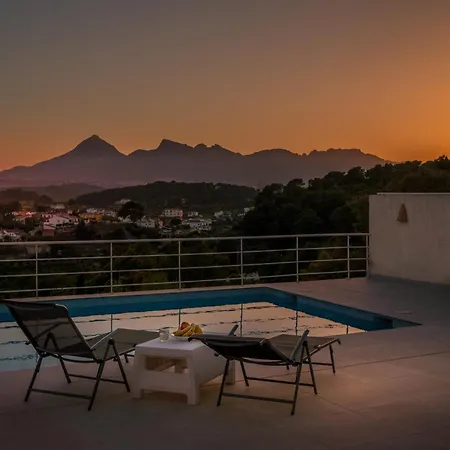 Mimosas Villa *
