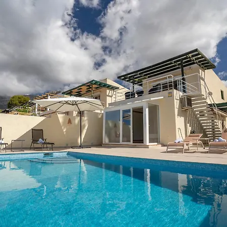 Mimosas Villa *