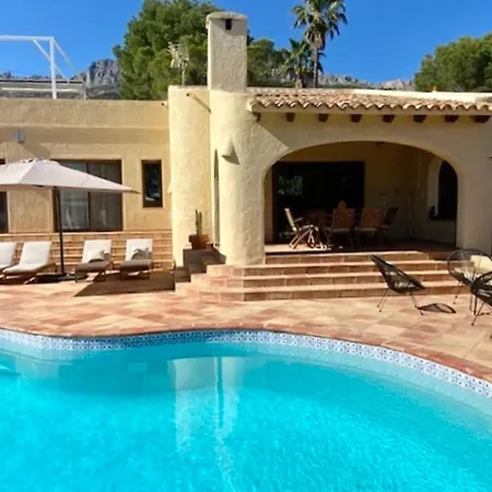De Estilo Espanol Con Jardin Y Piscina Villa Altea