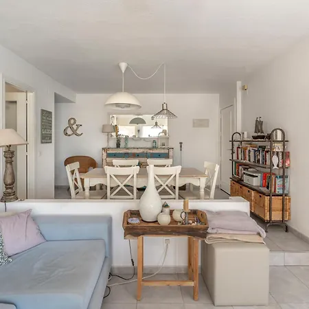 Sea View Over Mascarat Apartment