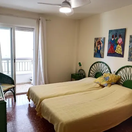 Beautiful Beachfront Apartamento