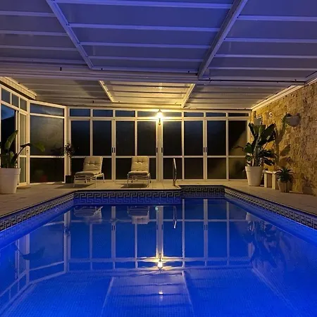 Benjamina Avec Piscine Climatisee