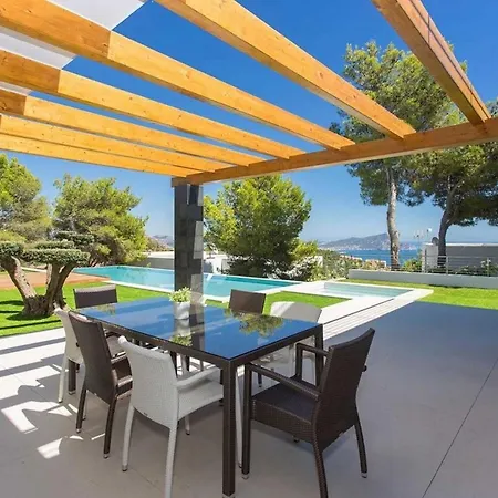 Casa Minimalista Moderno Con Piscina Altea