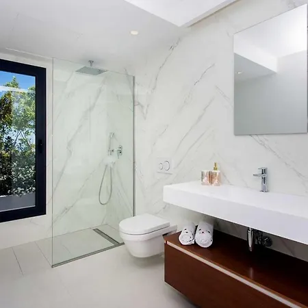 Casa Minimalista Moderno Con Piscina Country house