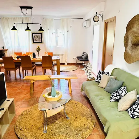 Chalet Spacious On Golf Course