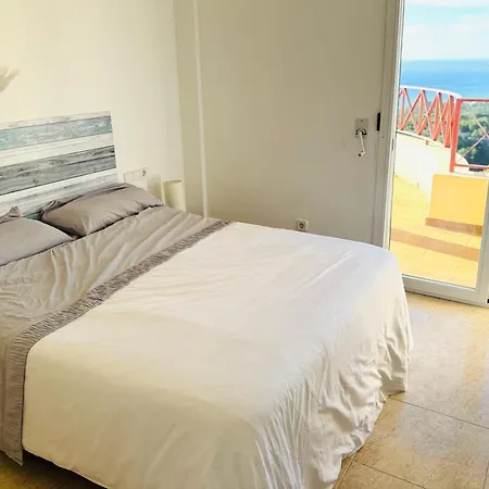 Spacious In Hills *