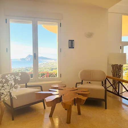 Villa Spacious In Hills