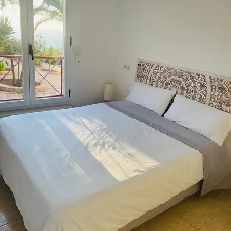 Spacious In Hills Villa *