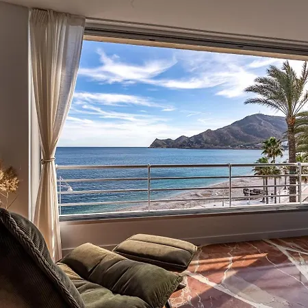 Apartment Bay