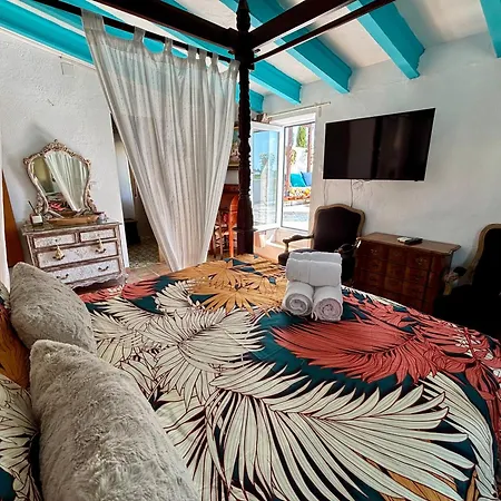 Paradise 1917 - Adults Only 2* Altea