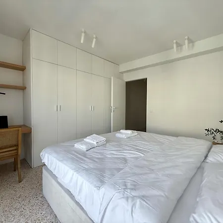 Apartment View 180 *