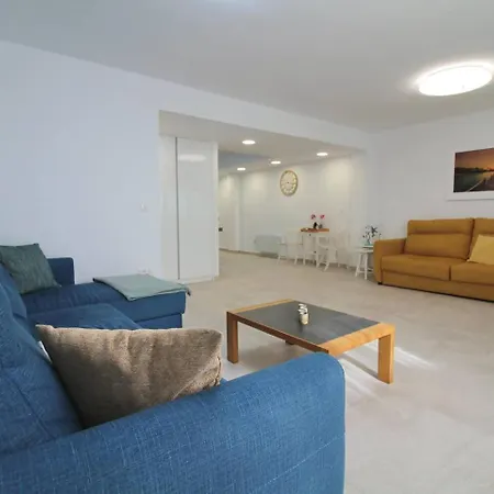 Apartment Avenida 19 *