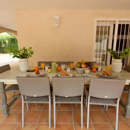 Holiday home Con Piscina En